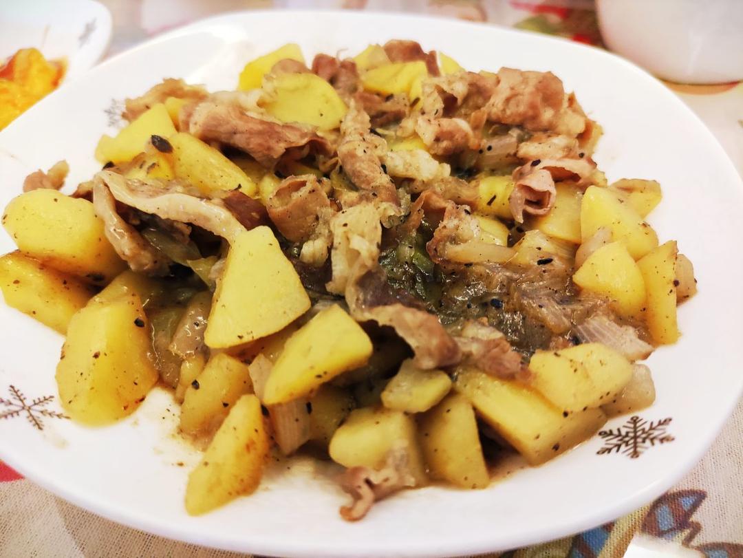 肥牛土豆拌饭