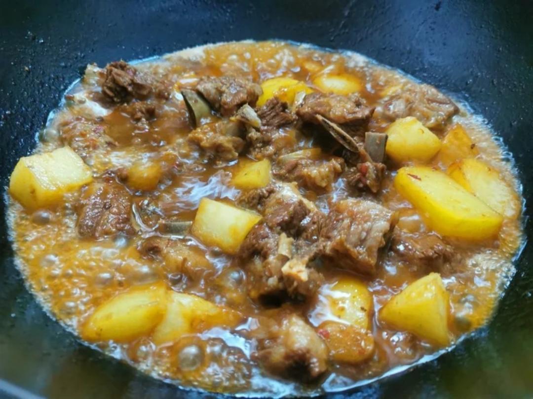 川味土豆烧排骨