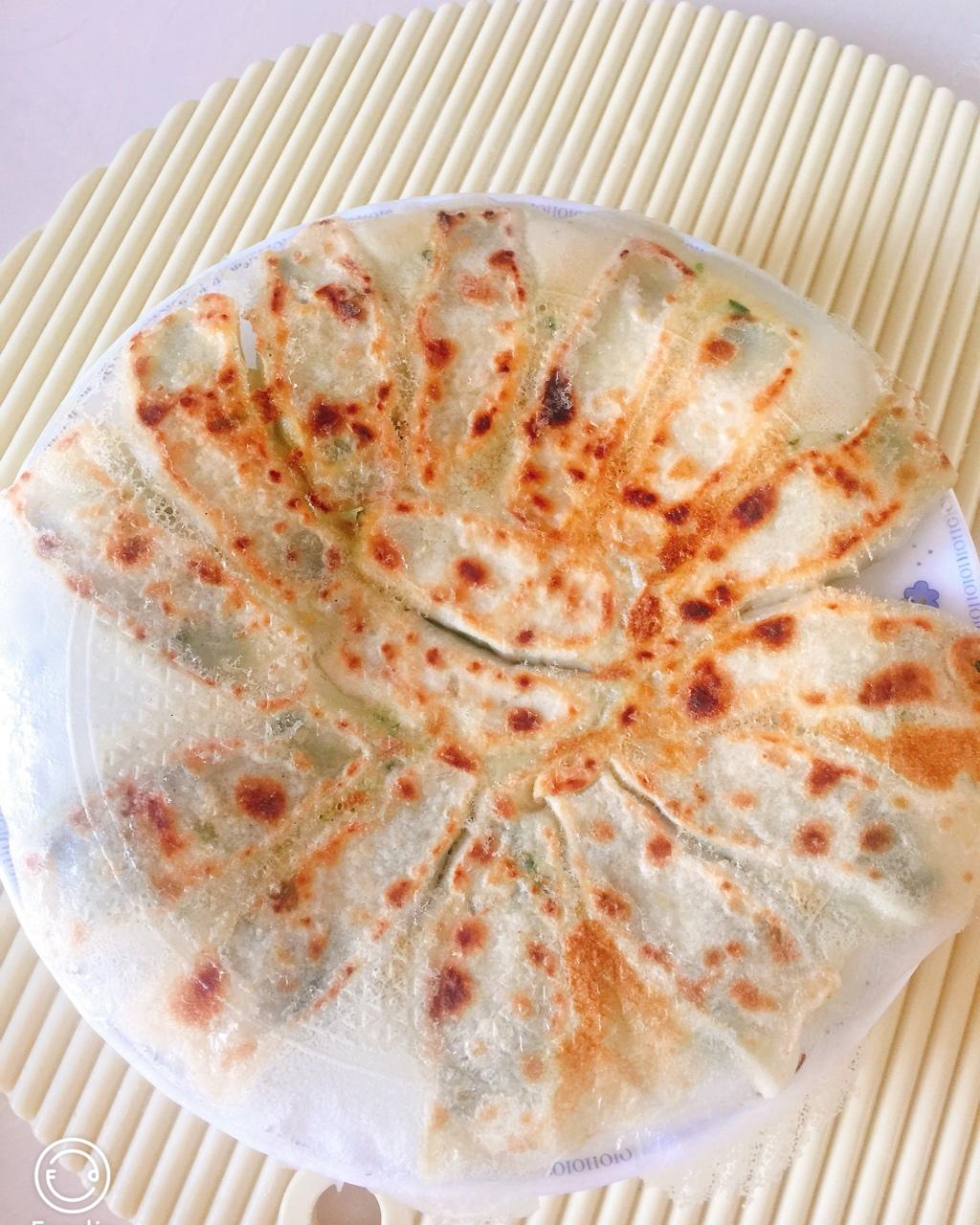 三鲜锅贴