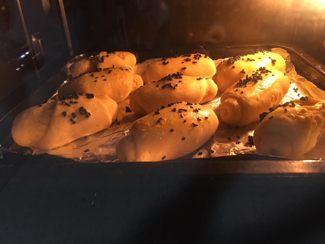 无黄油胡萝卜奶香小餐包