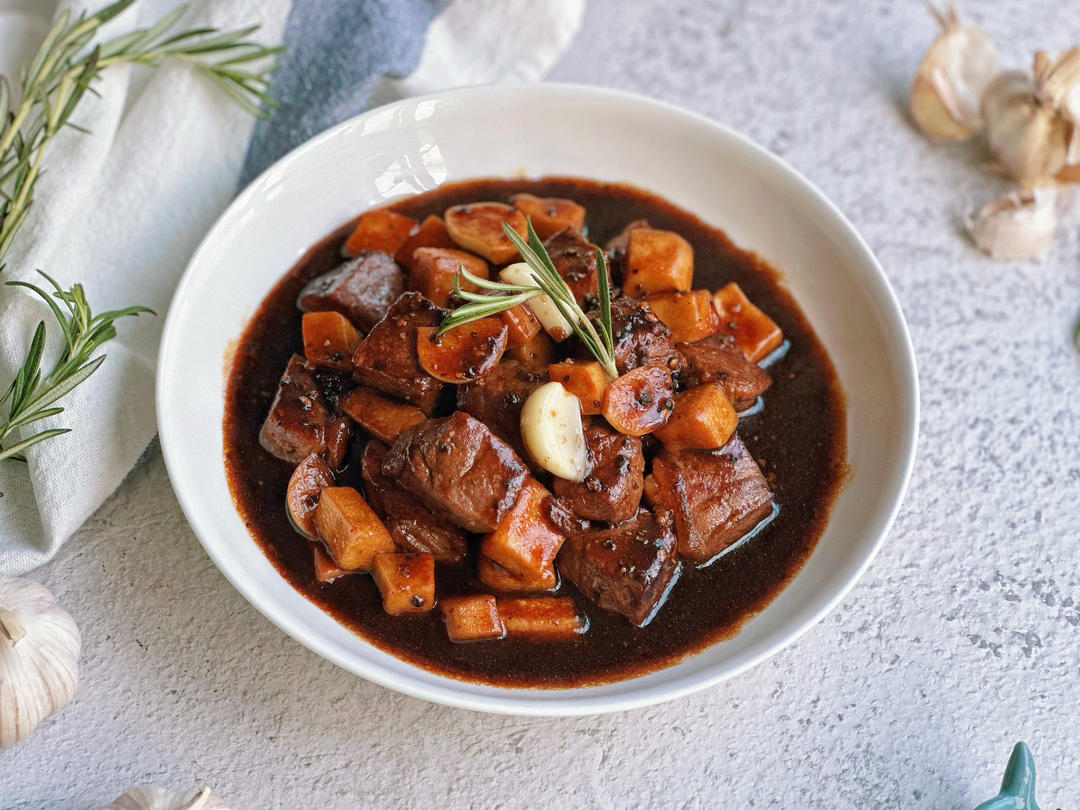 澳洲牛肉 黑椒杏鲍菇牛肉粒的做法