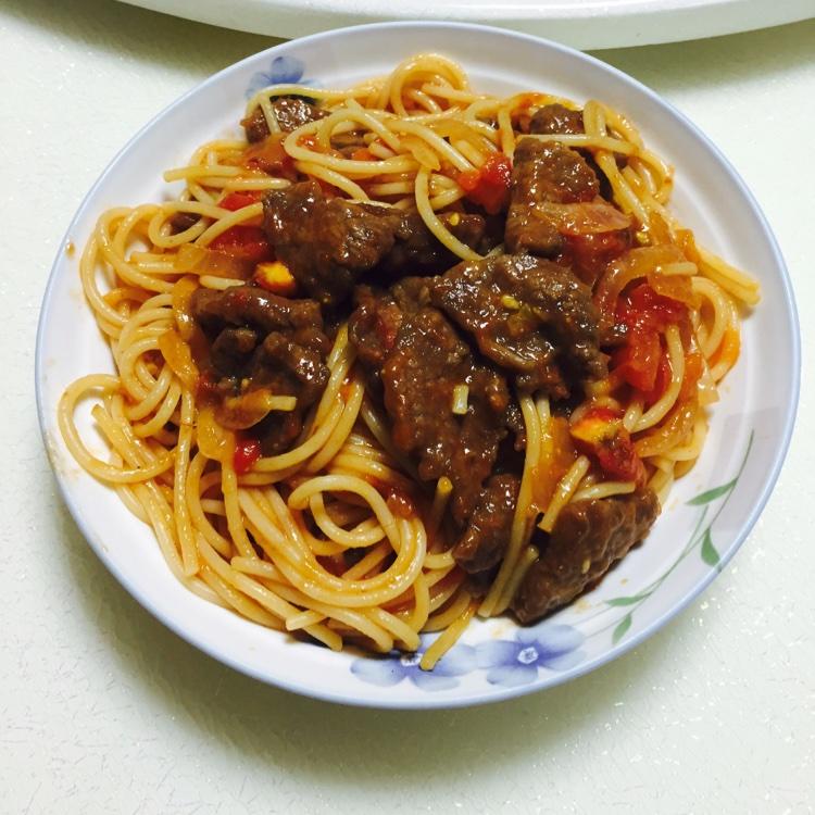 番茄肉酱意大利面