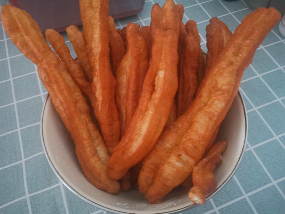 健康美味的家庭自制炸油条-只用酵母一次发酵