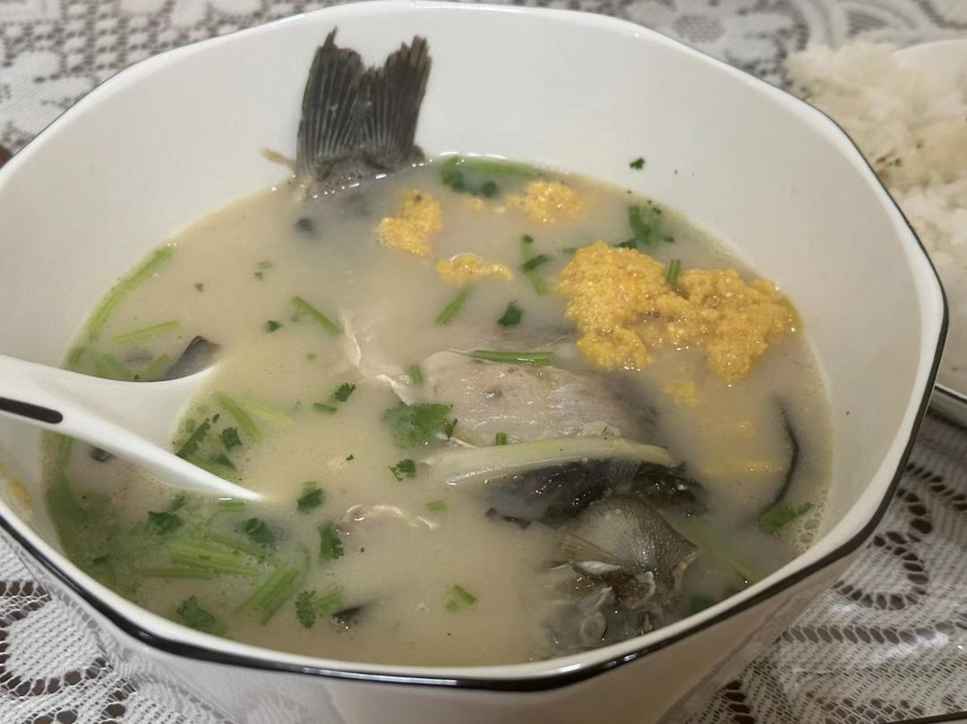 奶白鲫鱼汤！和可以吃刺的香酥鱼渣！