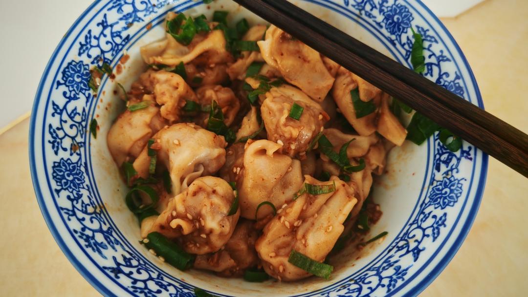 红油干拌大馄饨