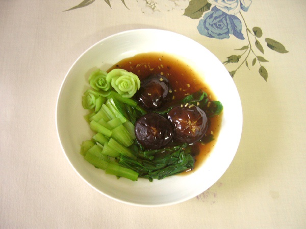 浇汁香菇油菜