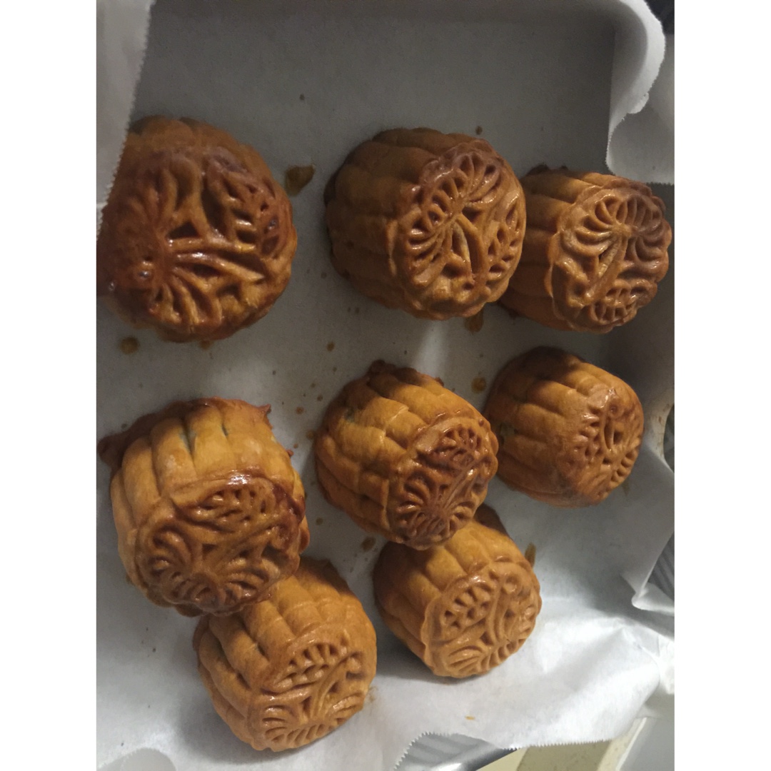 广式月饼——蛋黄莲蓉月饼