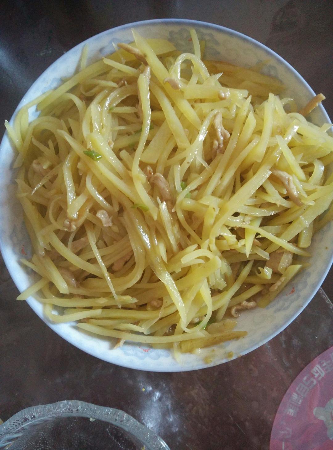 土豆丝炒肉的做法