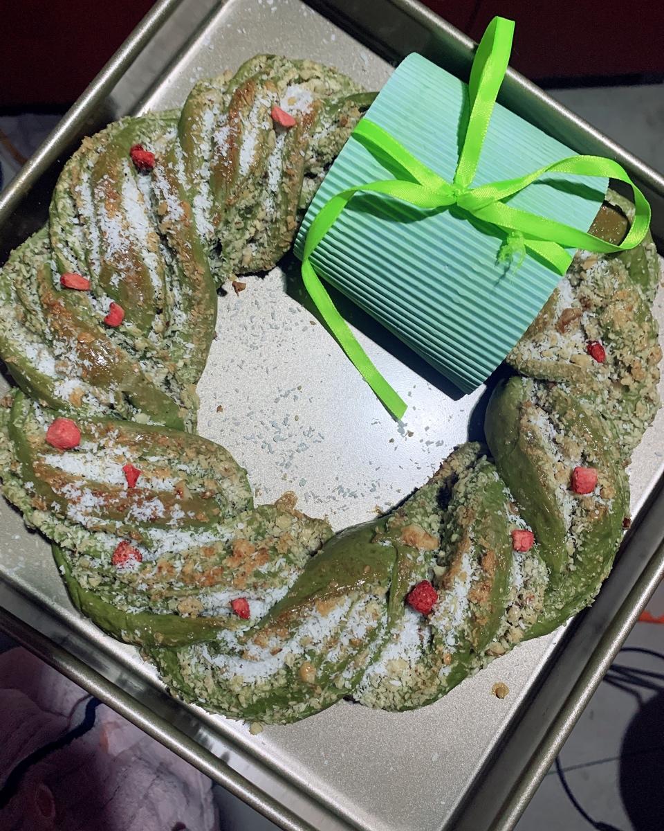抹茶蔓越莓花环面包
