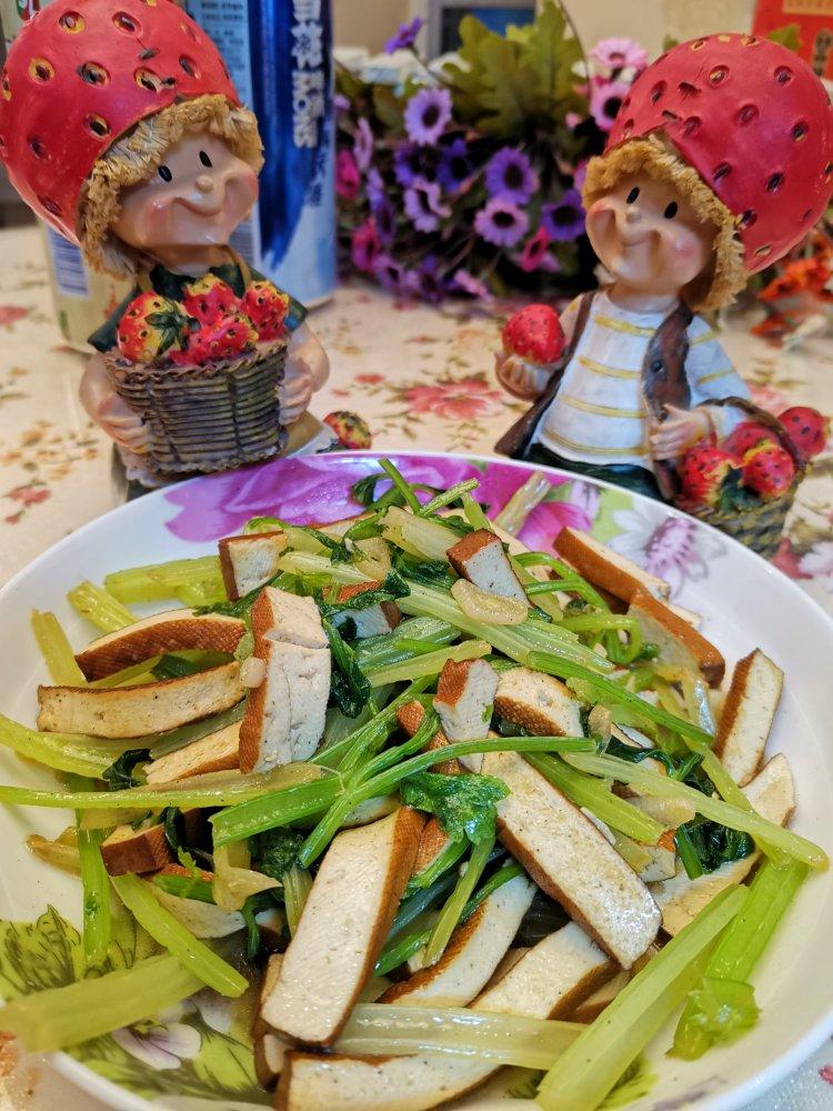 芹菜炒香干