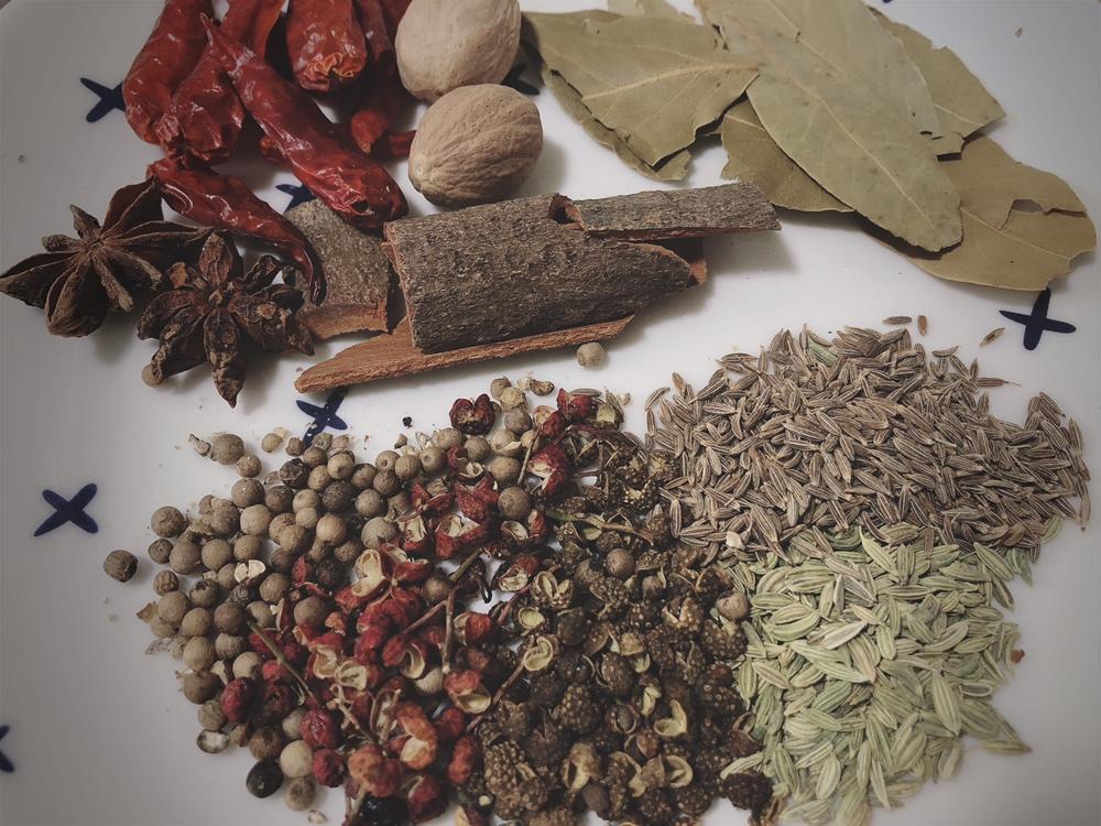 堂妈教你做红汤羊蝎子火锅