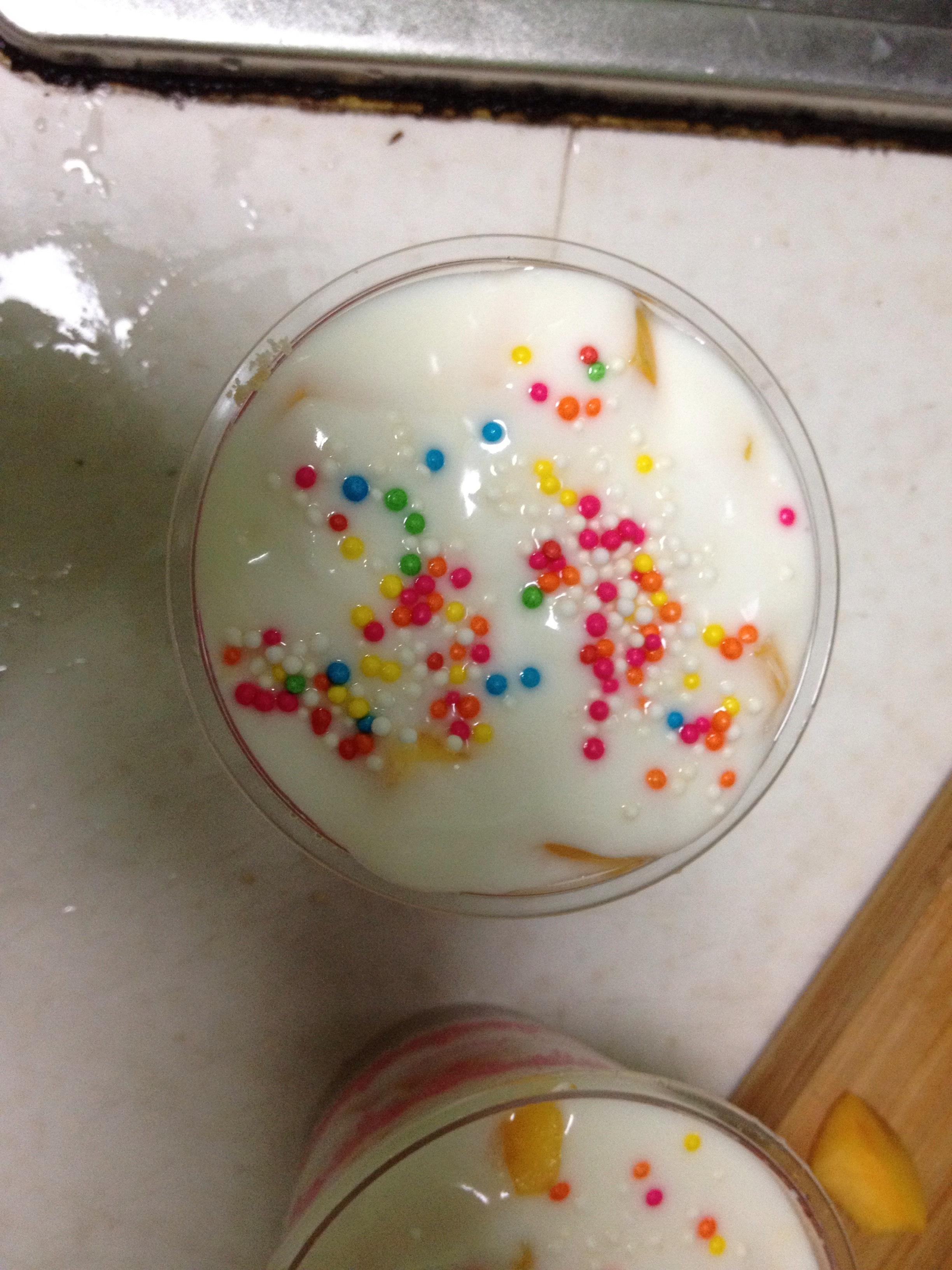 黄桃酸奶冰淇淋的做法 步骤3