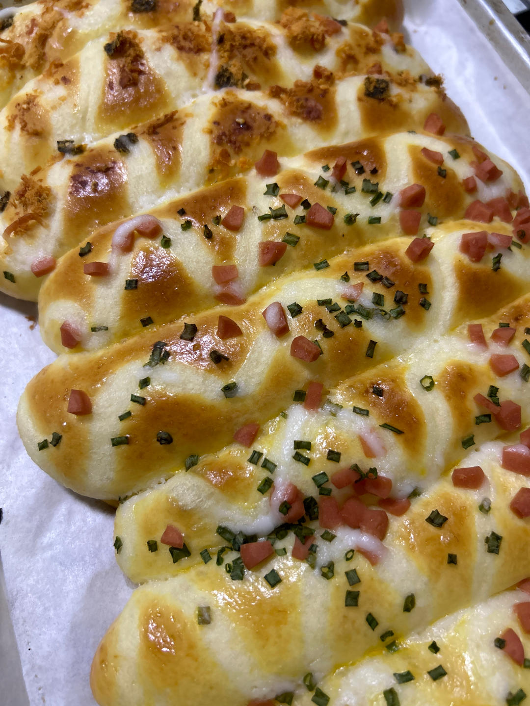 免揉面，无需手套膜，也能做的黄金芝士条面包✅