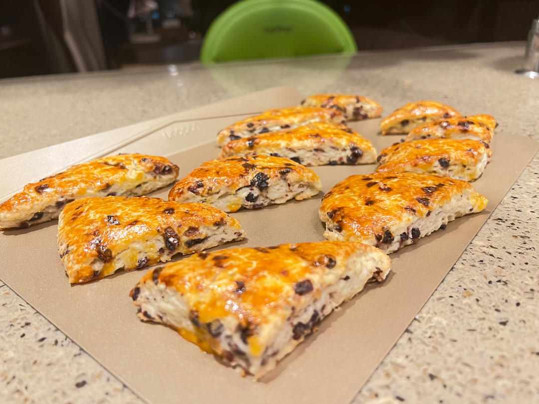 消耗淡奶油的司康