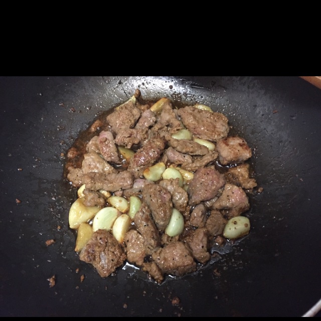 黑蒜子牛肉粒