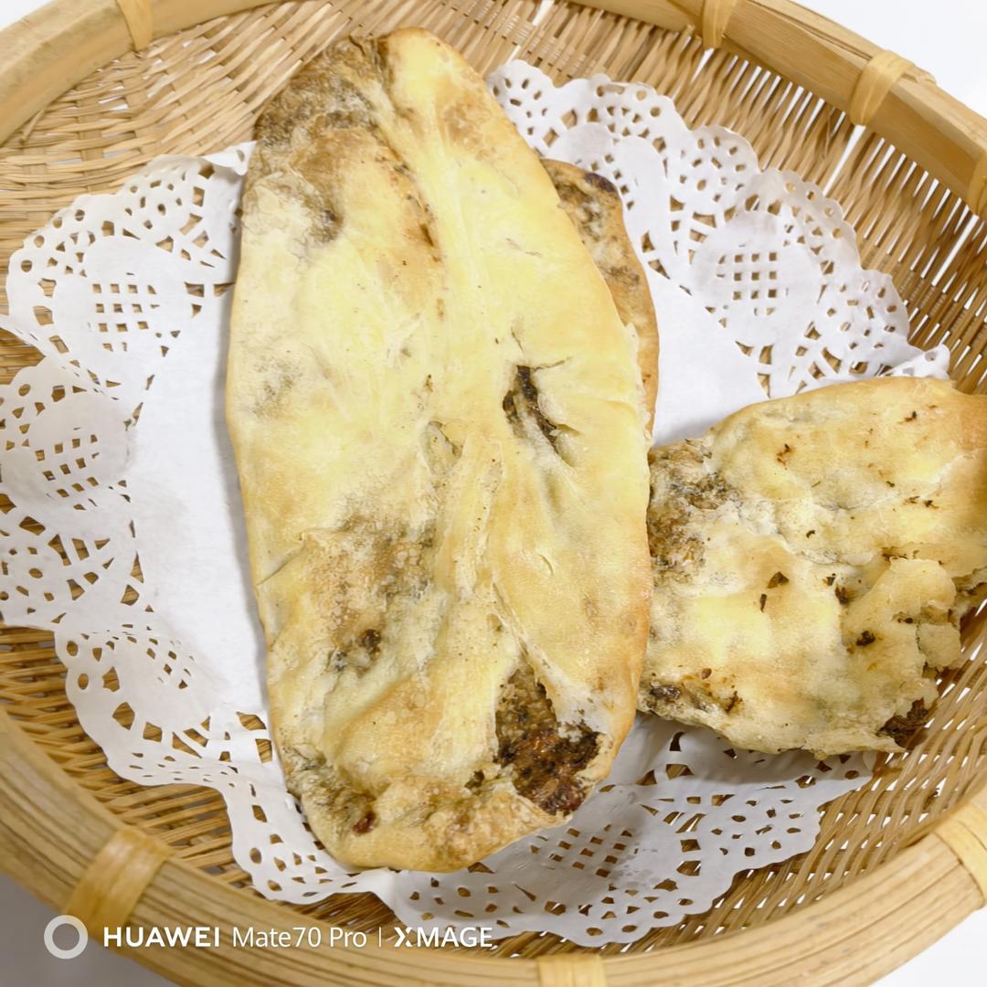 梅干菜鲜肉锅盔