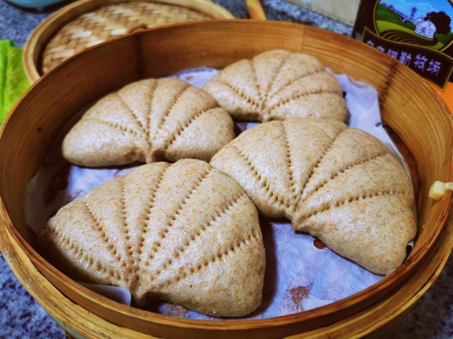 蓬松煊软，糖尿病人也放心吃的全麦荷叶夹