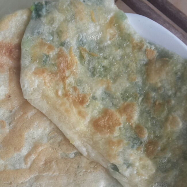 鸡蛋葱油饼                  （更新饼坯保存方法）
