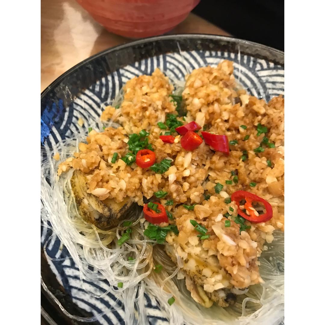 蒜蓉粉丝蒸鲍鱼