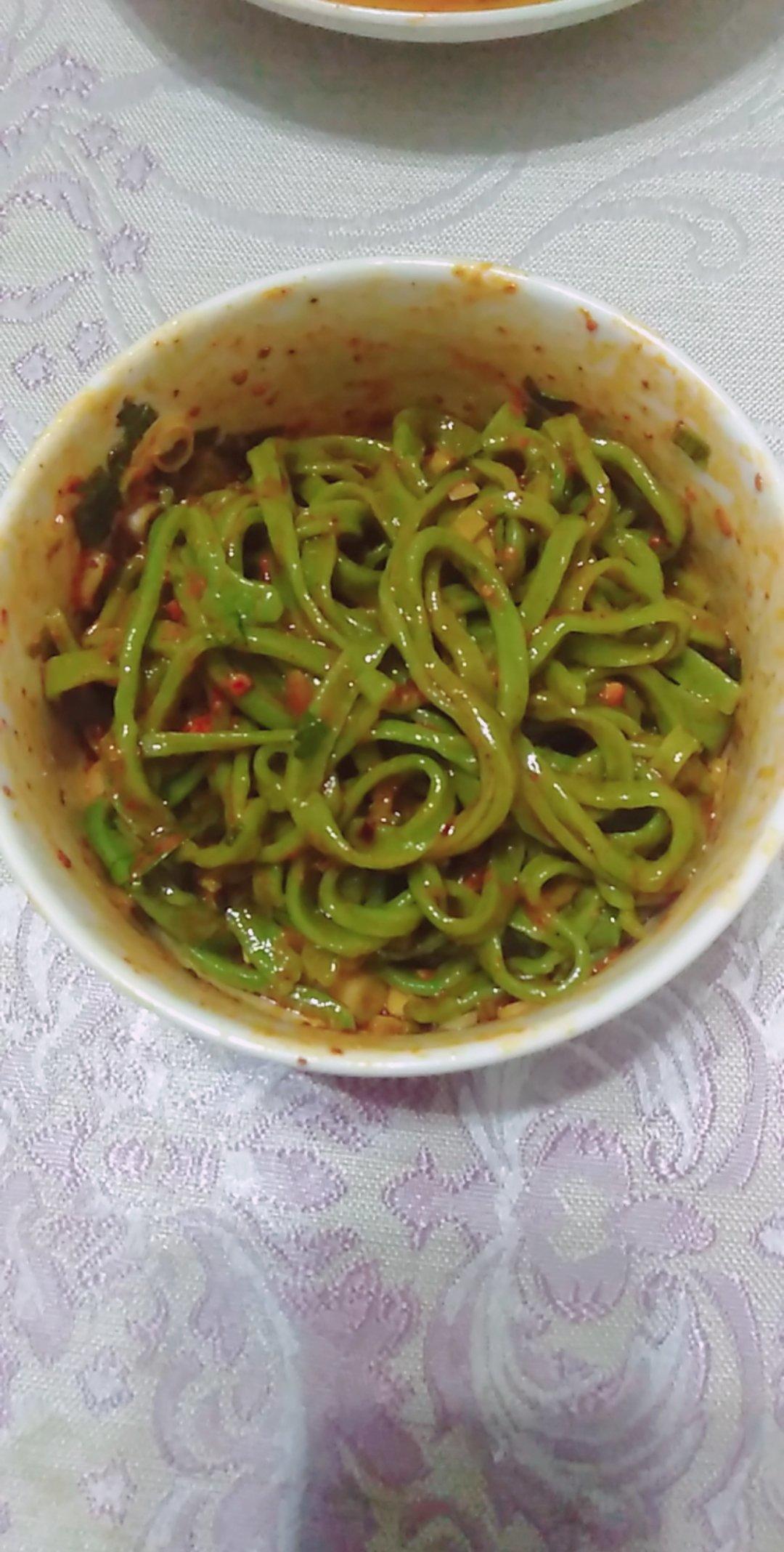 小幸运ju10做的菠菜面