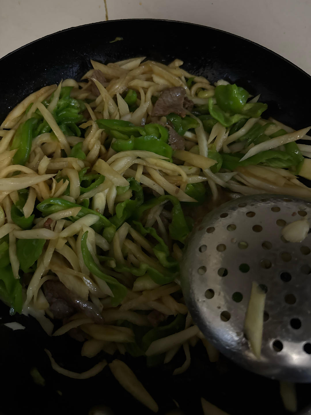 茭白这样做百吃不厌，茭白炒肉