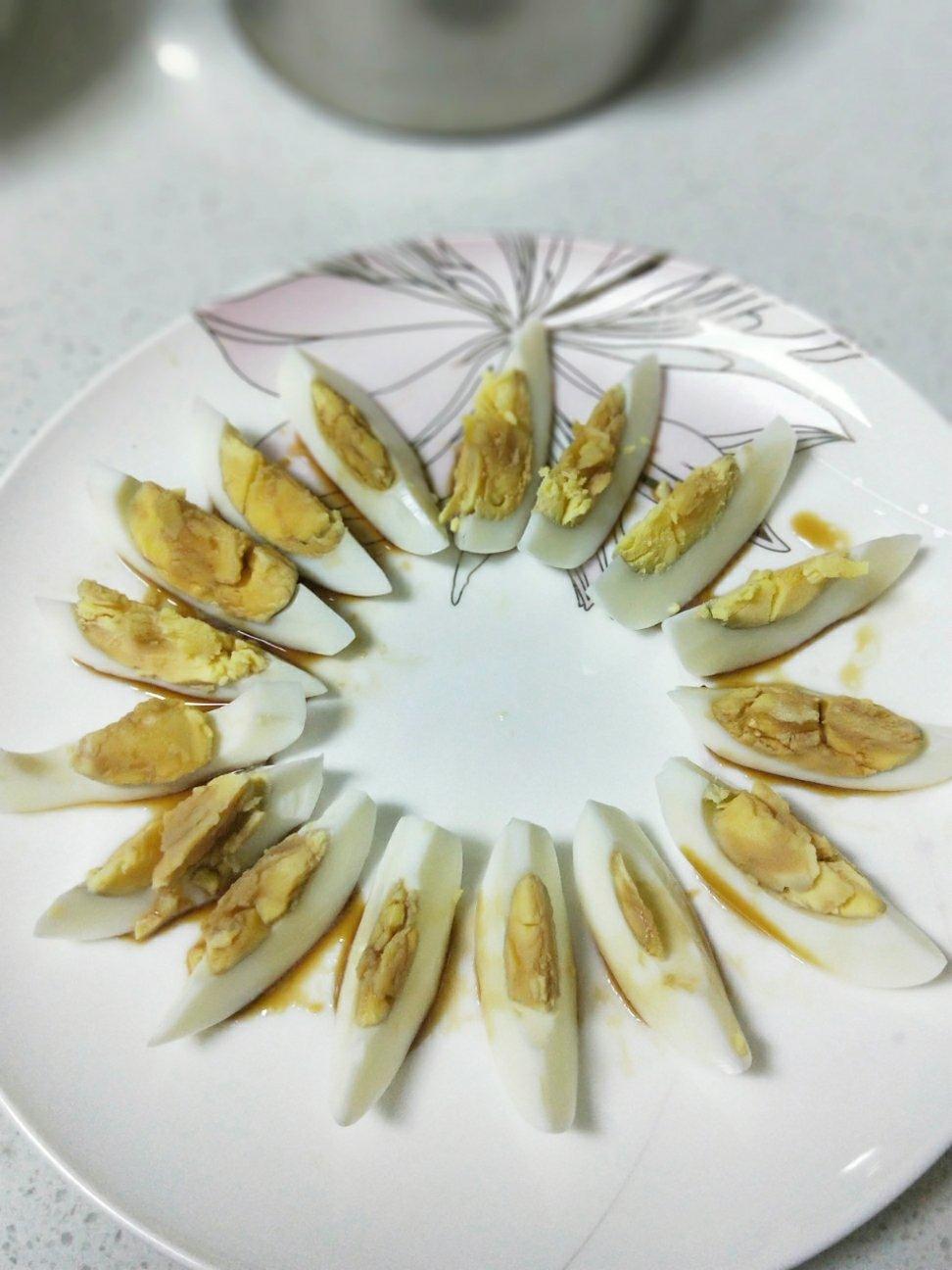煮鸡蛋蘸生抽