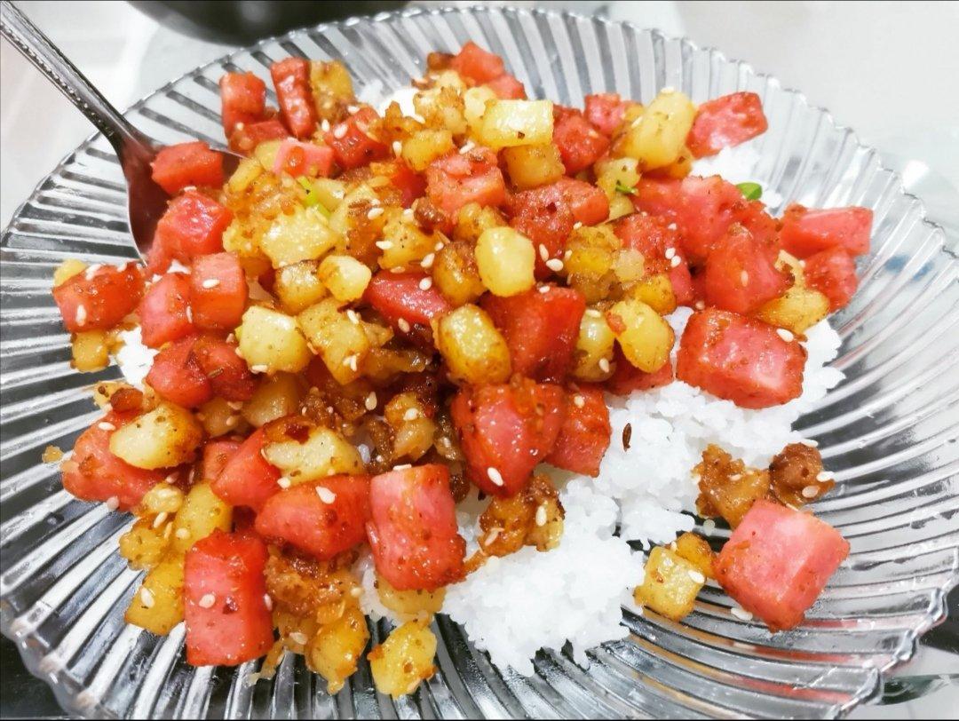 香辣过瘾❗️超好吃孜然火腿土豆丁，吃一口就沦陷❗️
