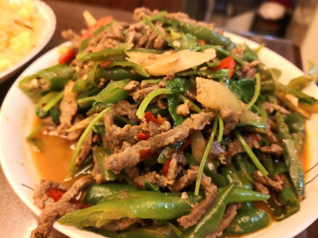 厨师长教你：“青椒牛肉丝”的家常做法，家乡的味道，先收藏了