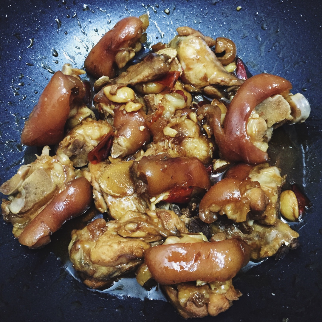 美味的家常菜：红烧猪蹄