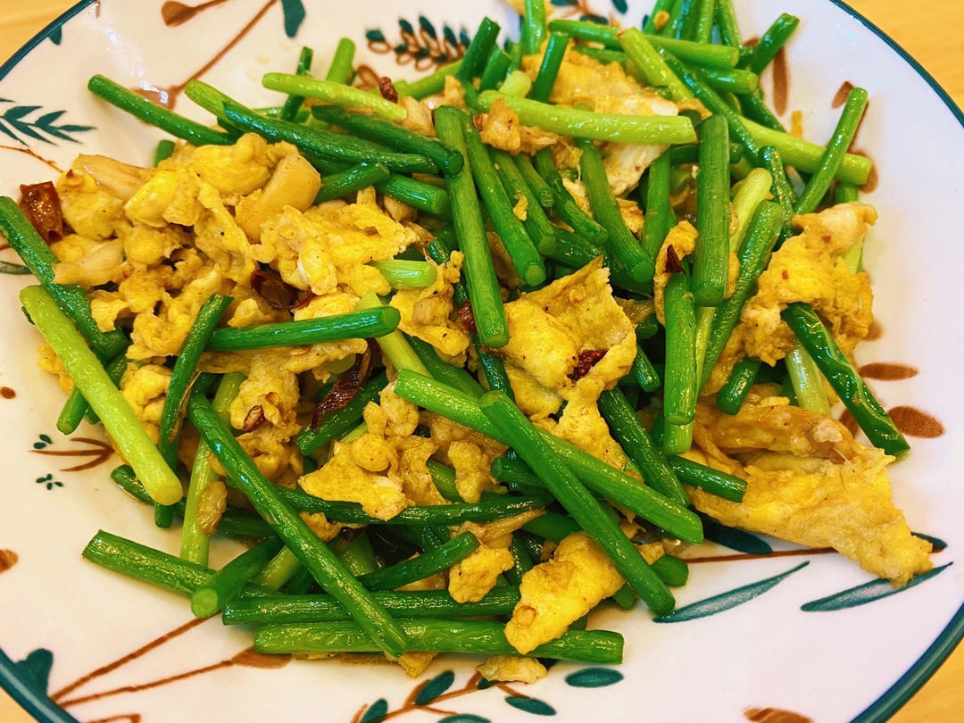 蒜苔木耳炒鸡蛋