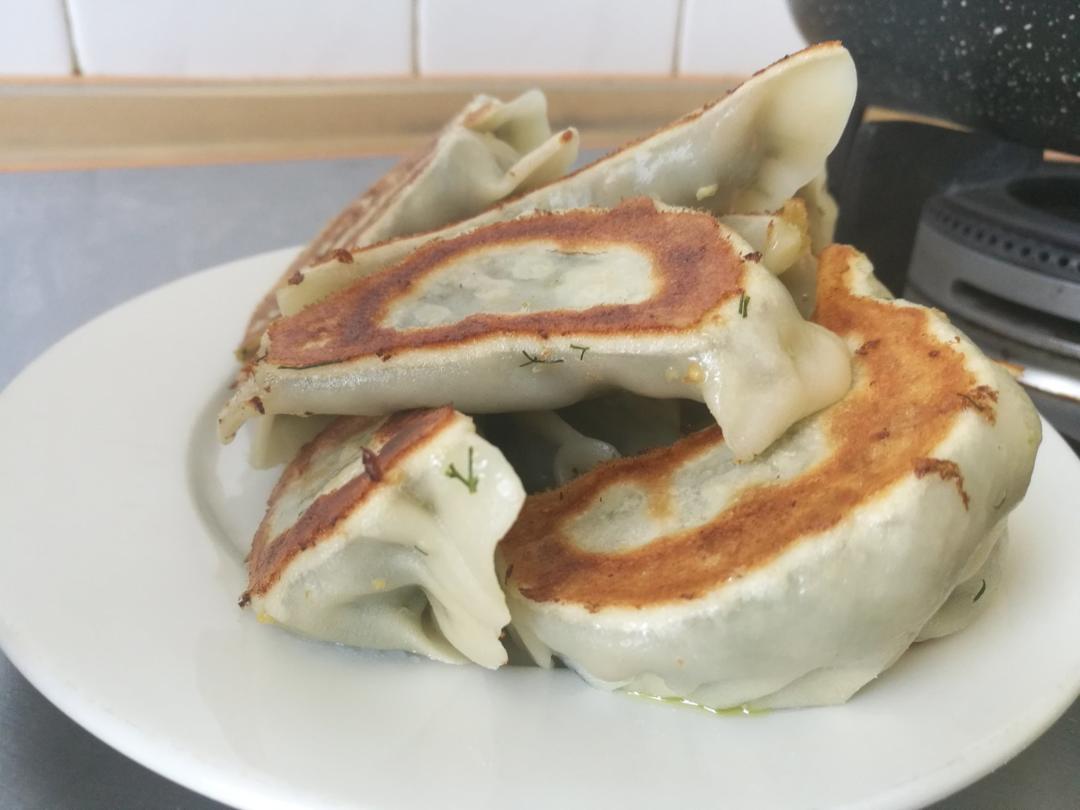茴香鸡蛋馅饼