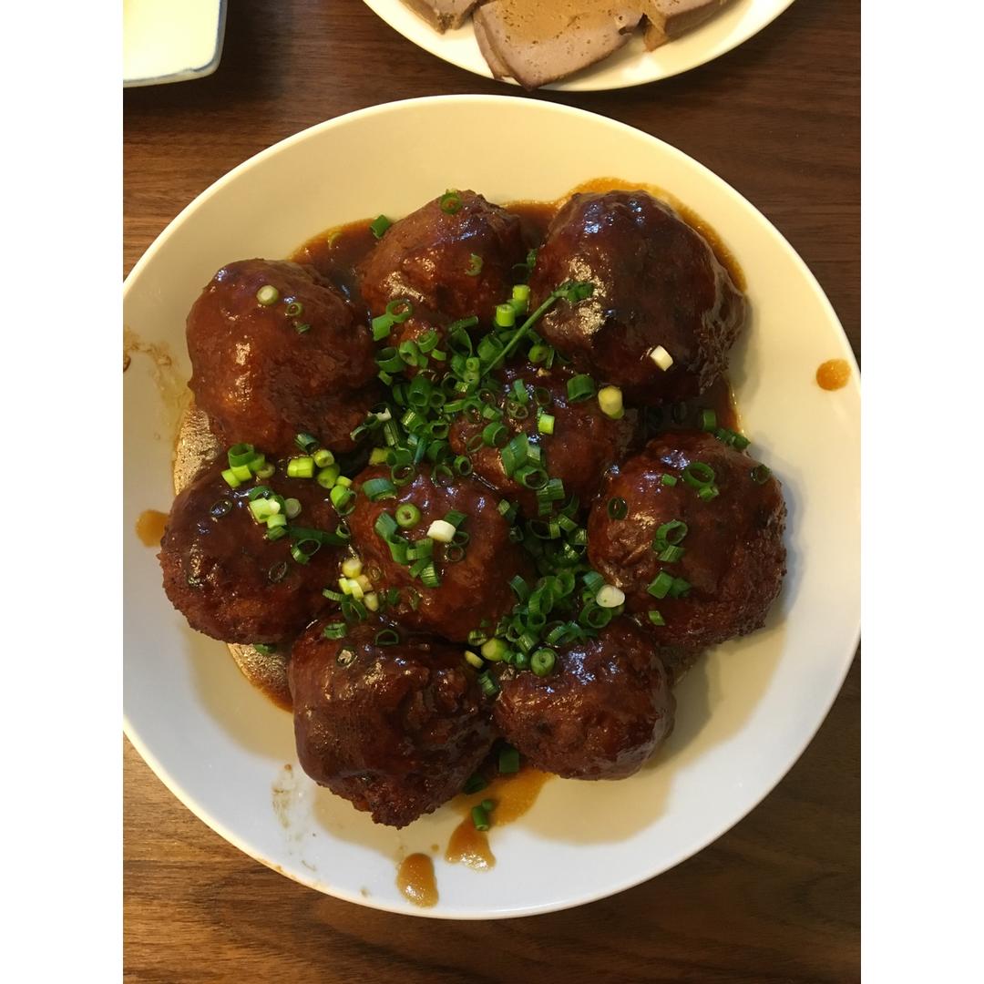 四喜丸子/红烧狮子头 Chinese Meatballs