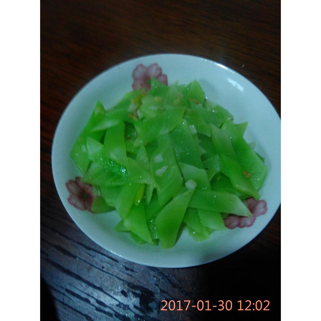 清炒莴笋