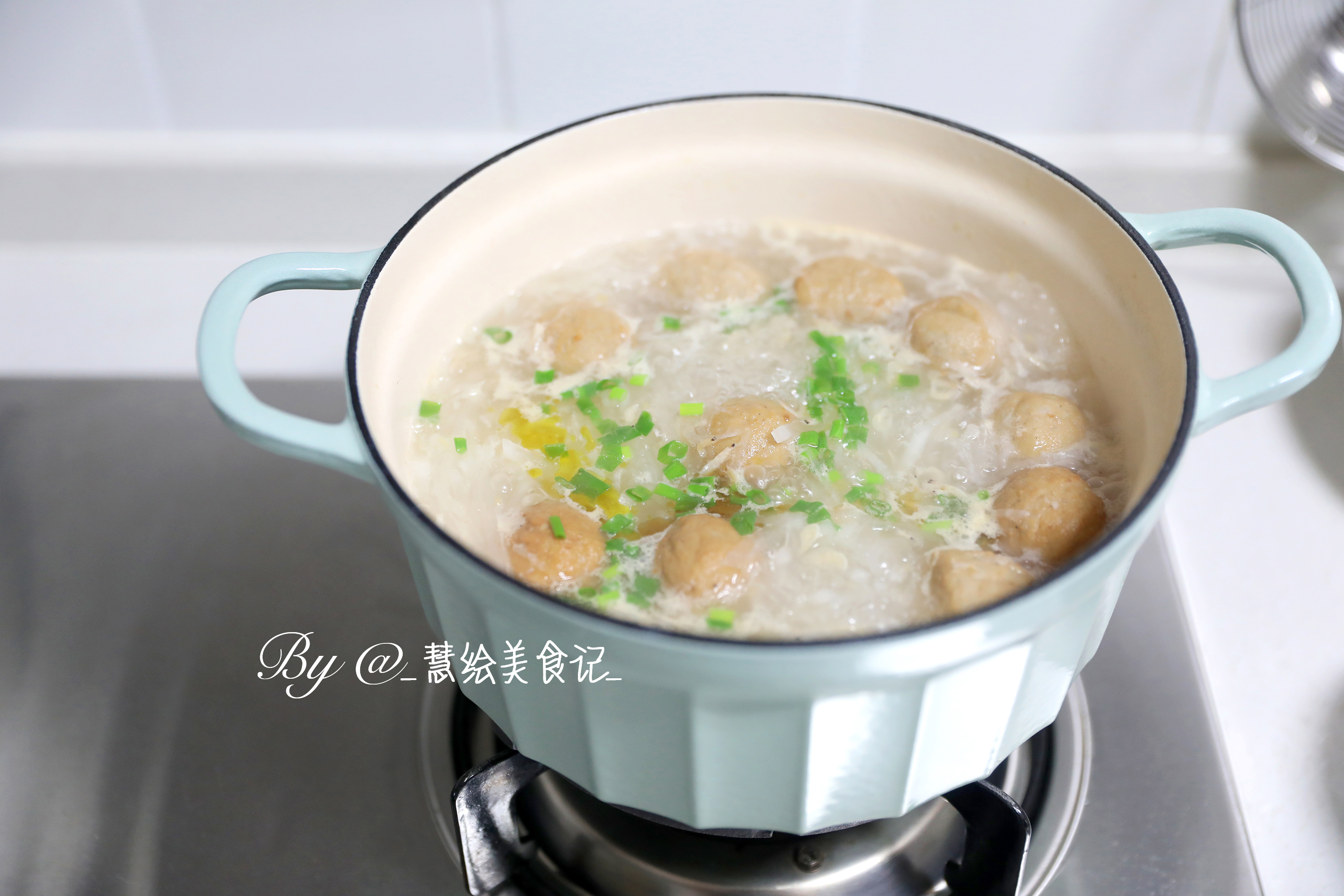 白萝卜虾皮汤——很简单又鲜美的一道适合冬天的汤~
