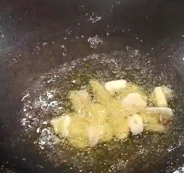 冬笋炒肉片的做法 步骤7