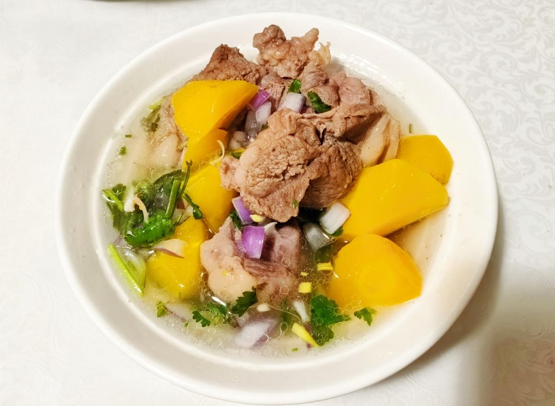 清炖羊肉（新疆家常菜）