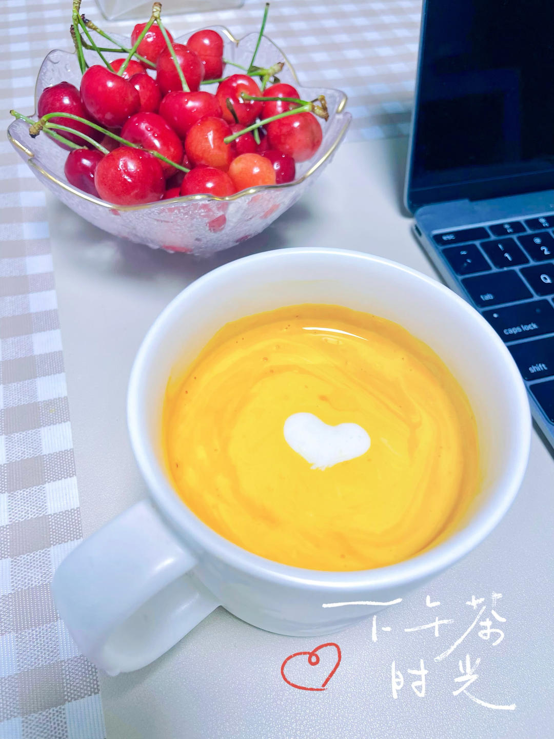 芒果酸奶慕斯杯