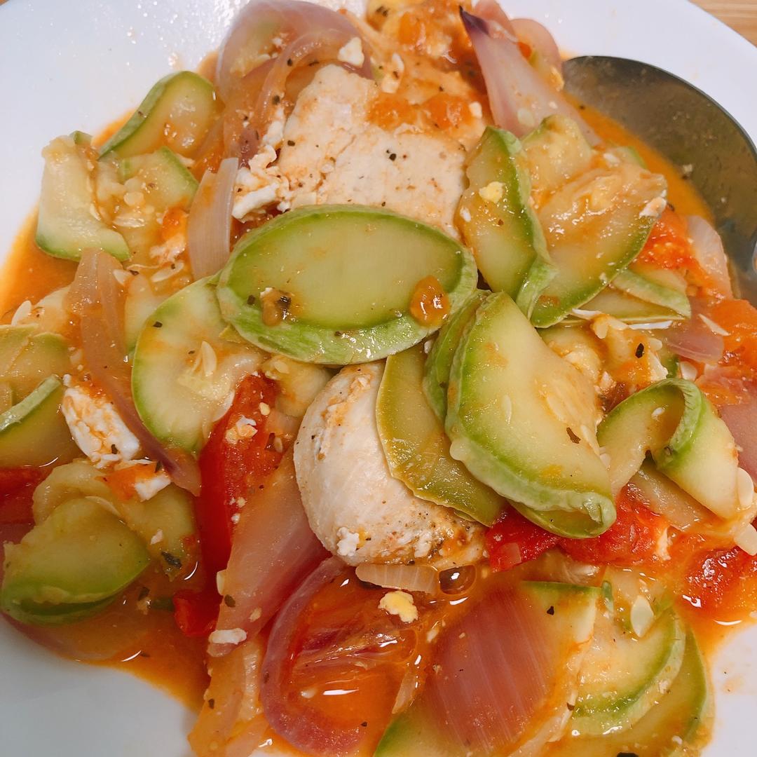 番茄炖鸡胸丨健康·三餐