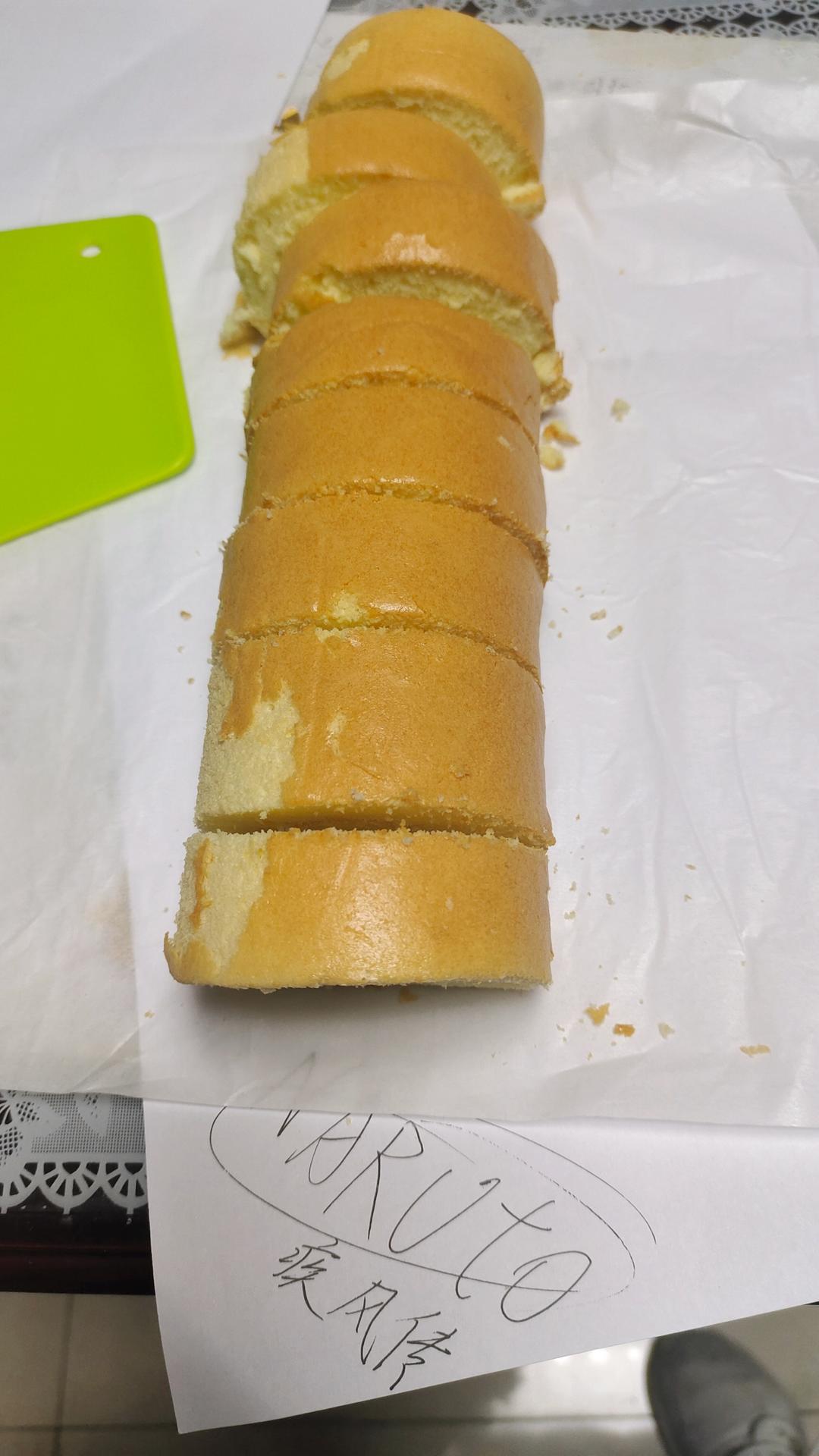 超详细的瑞士卷奶油蛋糕卷原味蛋糕卷的制作方法 饱满不掉皮不开裂（附模具换算方法）