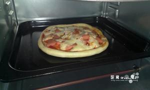 homemade薄脆香肠芝士披萨的做法 步骤6