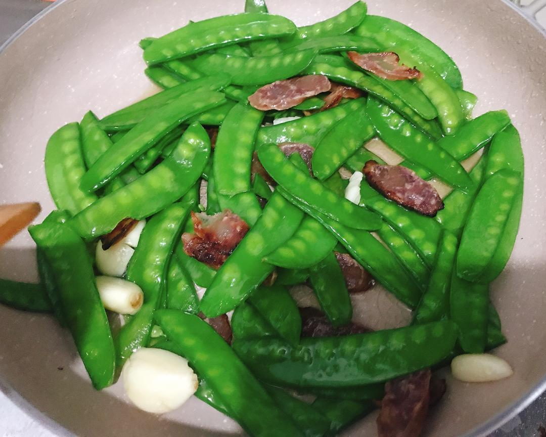 荷兰豆炒腊肠-简易新手易上手
