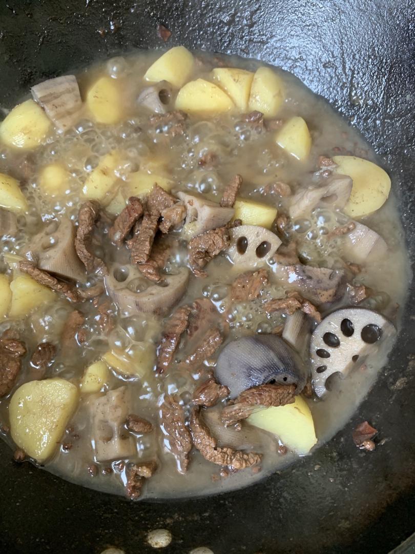 牛肉炖土豆