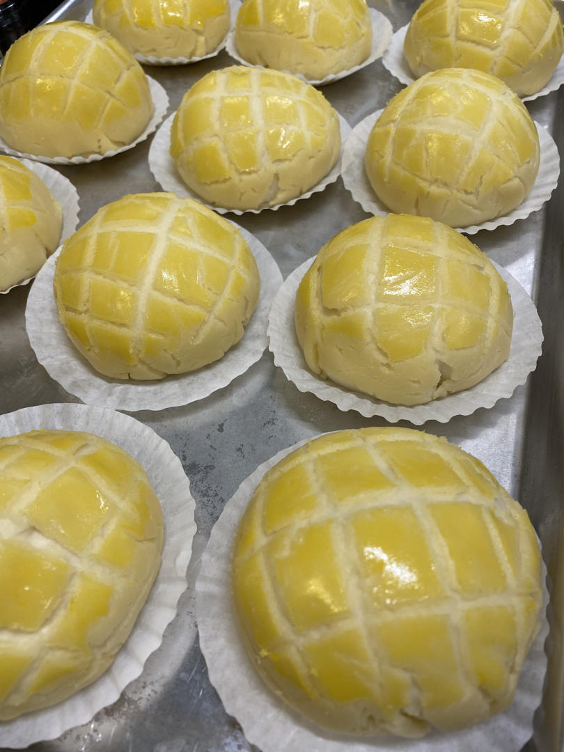 好吃到炸裂的港式菠萝包（附带制作酥皮的小视频）