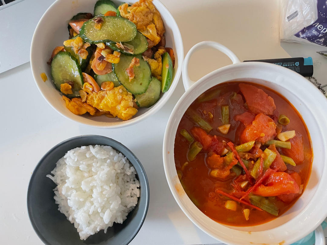 明日便当之能吃3碗饭的西红柿豇豆