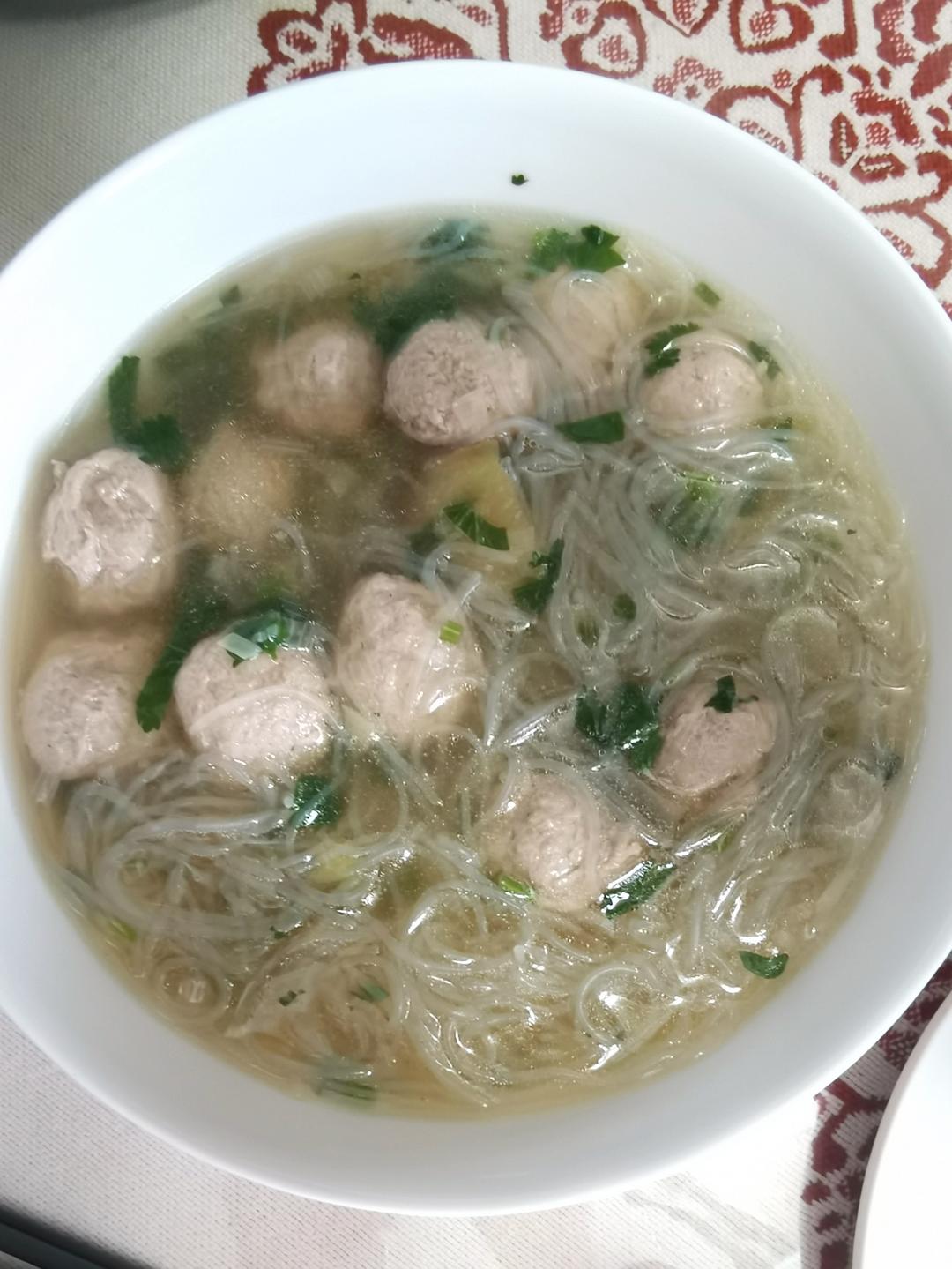 牛肉丸子粉丝汤