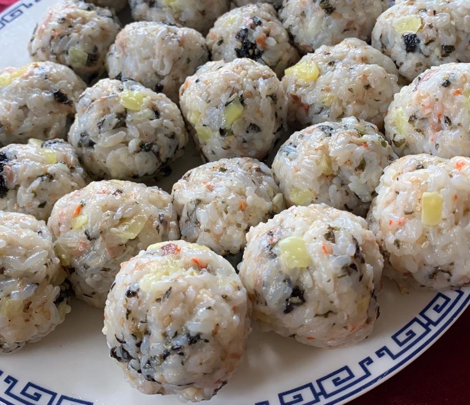 金枪鱼蟹柳饭团