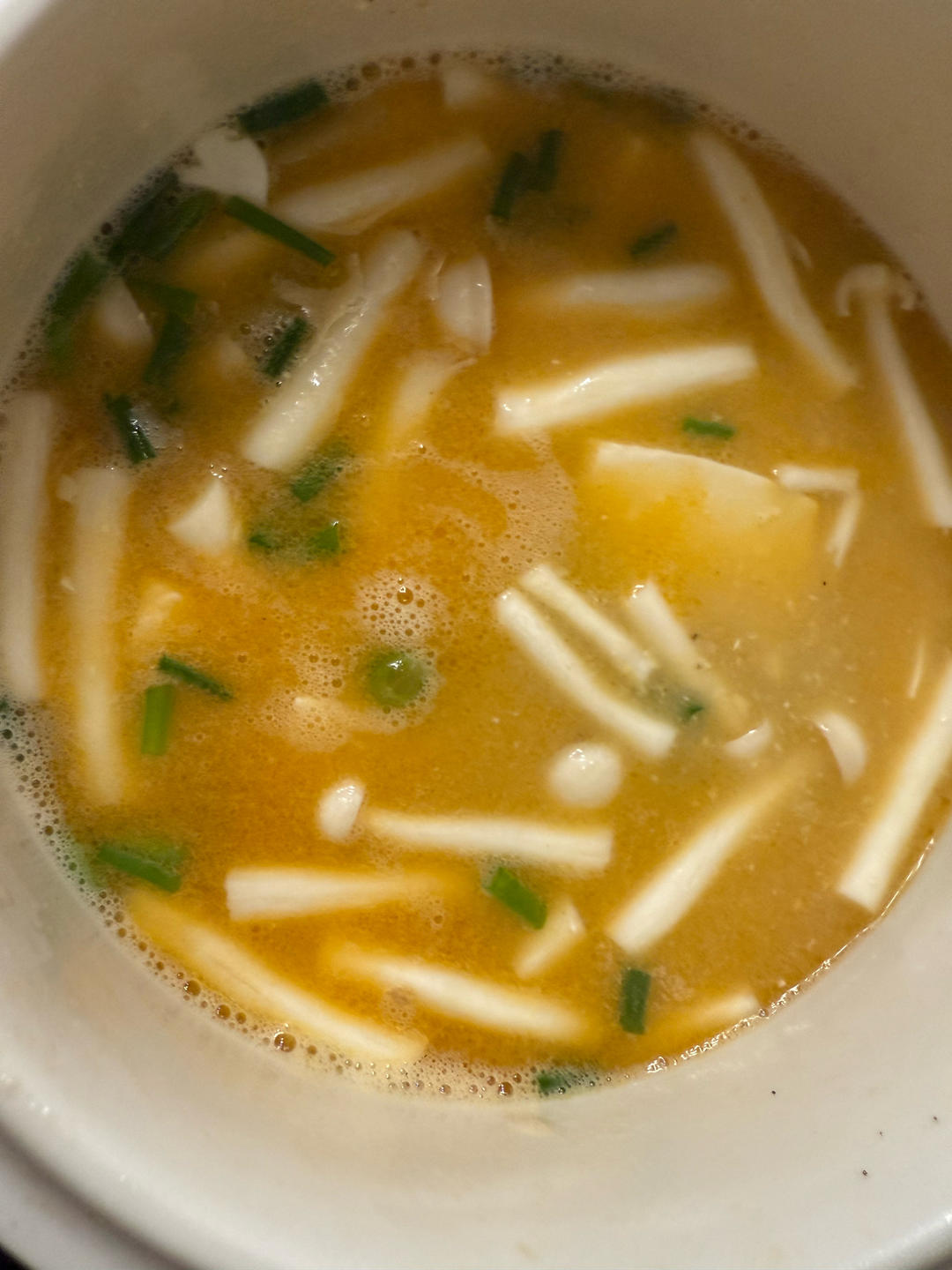 咸蛋黄虾仁豆腐汤，秋冬来一碗暖暖的