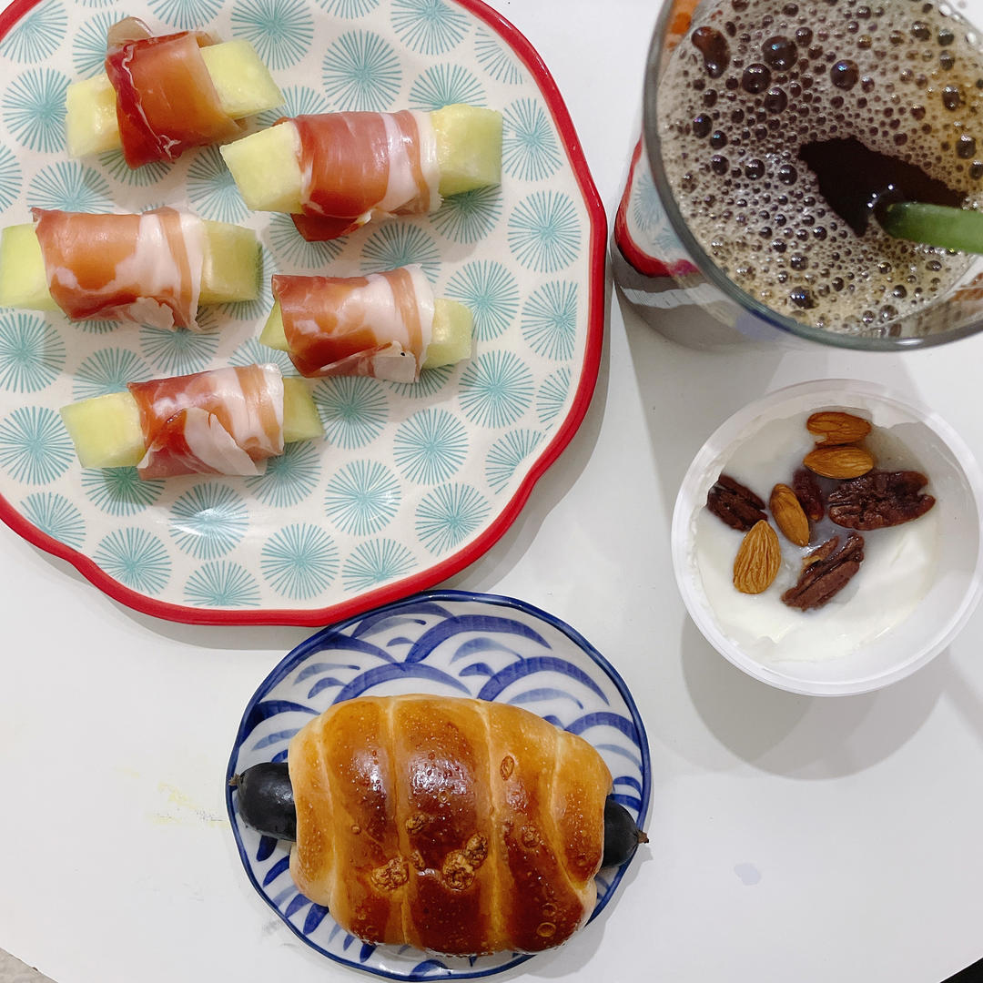 我不是饿了是馋了。