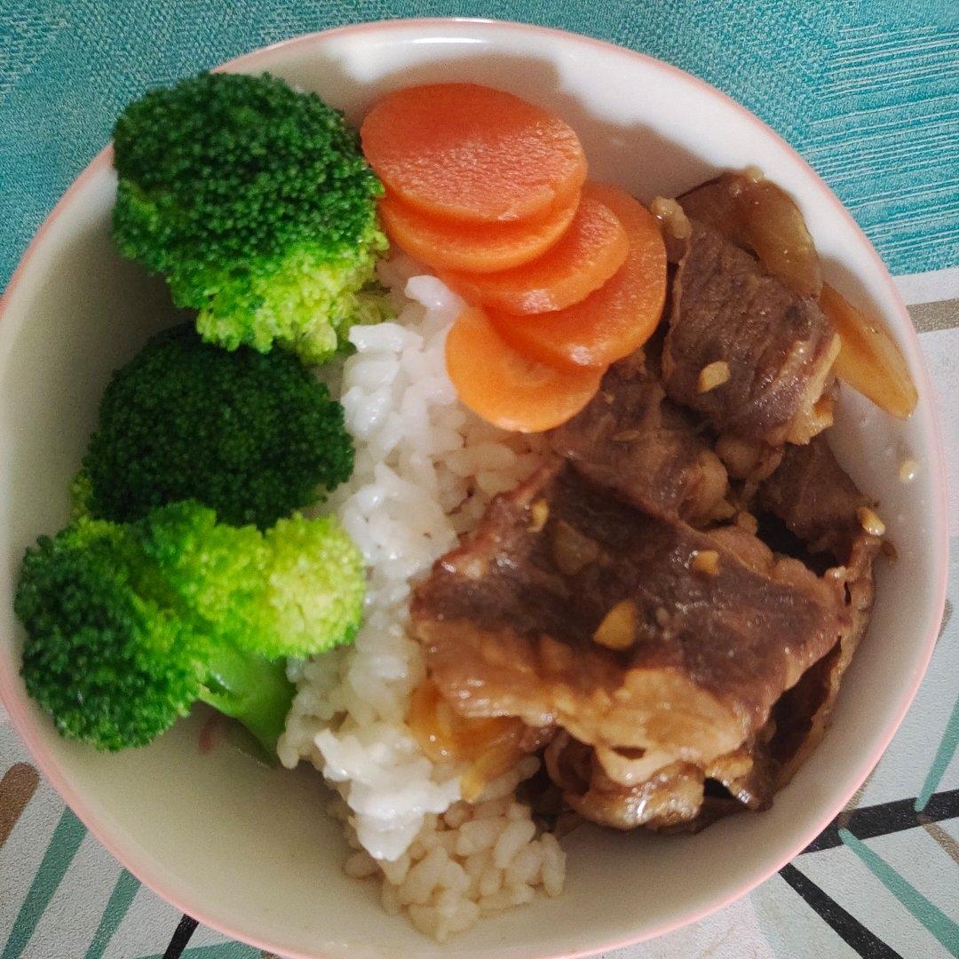 吉野家牛肉饭，再加一个温泉蛋！