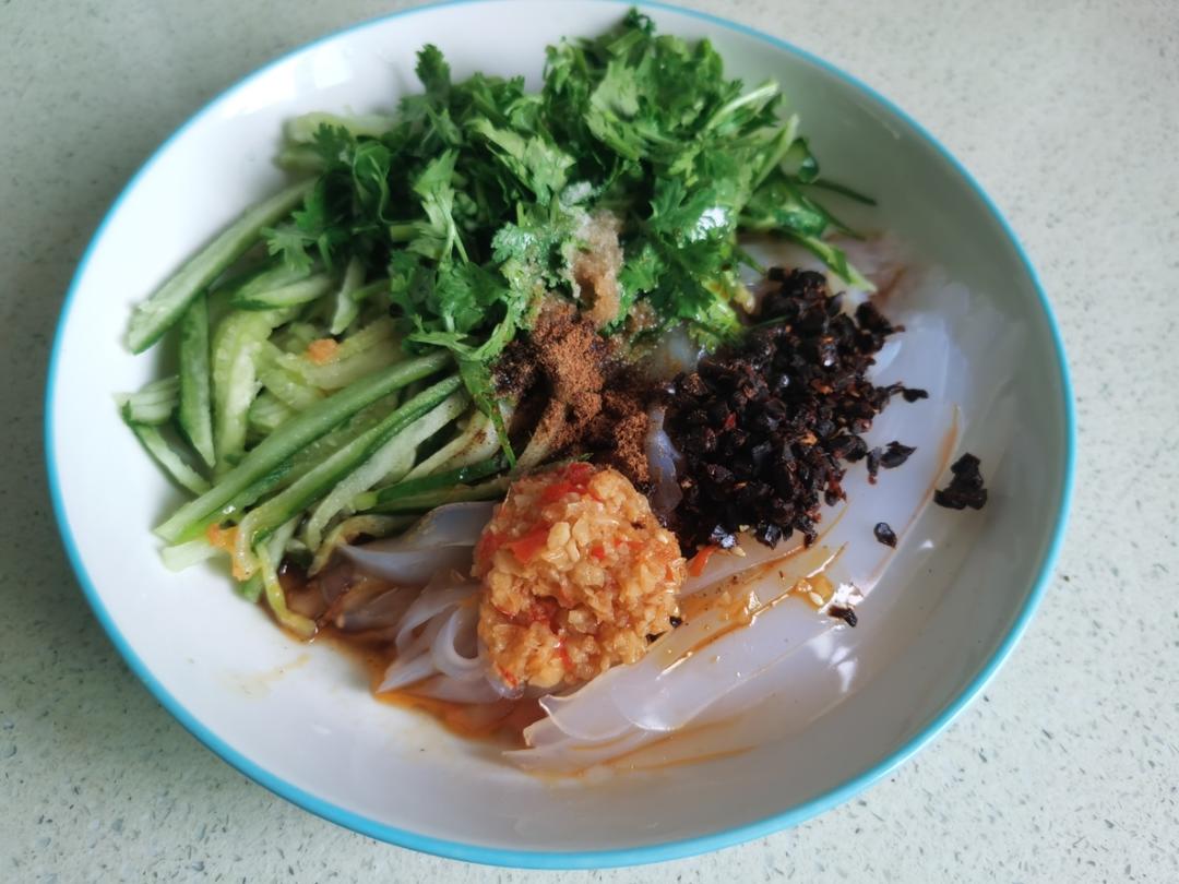 一口上瘾，绝对街头风味🔥️秘制拌凉粉（麻辣鲜香爽口开胃，专治夏日没胃口）